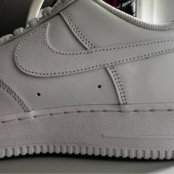 Nike Air Force 1 ’07, white, 9.5 men’s, NWT - Picture 4 of 8